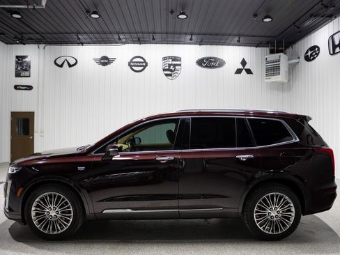 Used 2020 Cadillac XT6 Premium Luxury w/ Platinum Package image 3