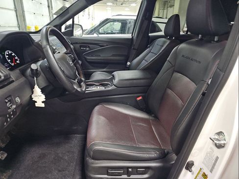 Used 2024 Honda Ridgeline Black Edition image 12