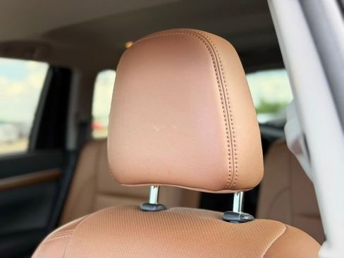 Used 2019 Toyota Highlander Limited FWD image 15