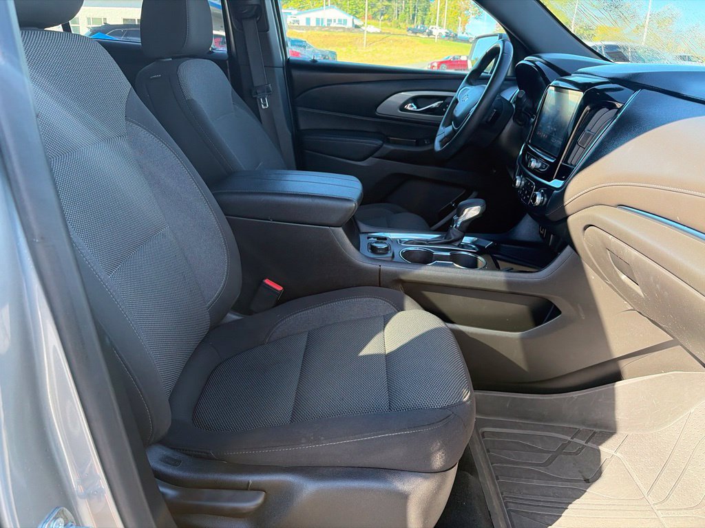Used 2023 Chevrolet Traverse LT w/ LPO, Floor Liner Package AWD/4WD image 40