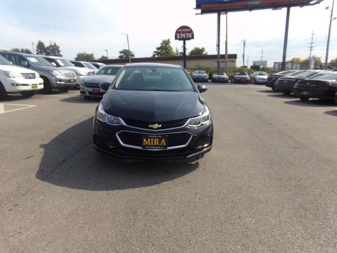 Used 2017 Chevrolet Cruze LS image 3