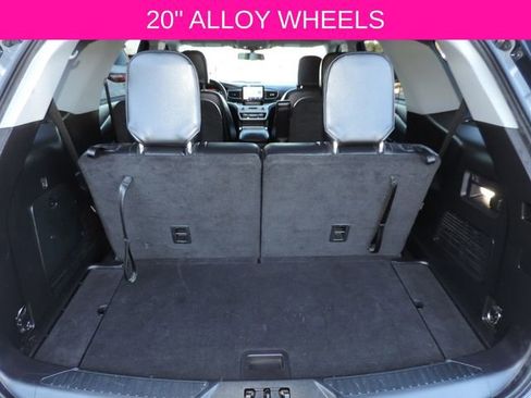 Used 2021 Ford Explorer XLT w/ Equipment Group 202A image 13