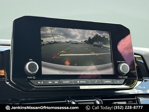 Certified 2024 Nissan Pathfinder SV FWD image 32