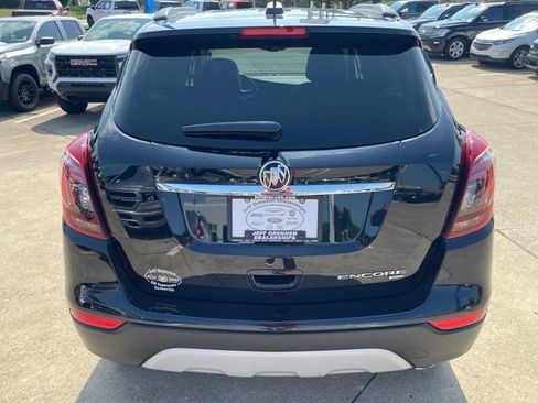 Used 2022 Buick Encore Preferred AWD/4WD image 6
