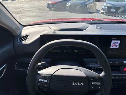 Used 2025 Kia K4 FWD image 30