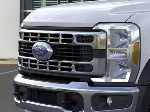 New 2026 Ford F550 DRW image 17