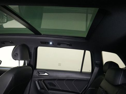 Used 2022 Volkswagen Tiguan SEL R-Line image 24