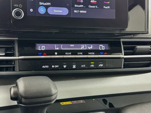 Certified 2026 Toyota Sienna LE AWD/4WD image 17