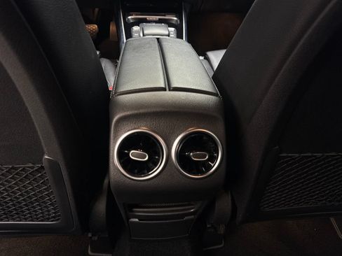 Used 2021 Mercedes-Benz GLB 250 w/ Premium Package image 68