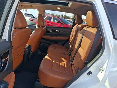 Used 2018 Nissan Rogue SL w/ Premium Package image 10