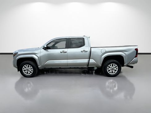 Used 2024 Toyota Tacoma SR5 RWD image 6