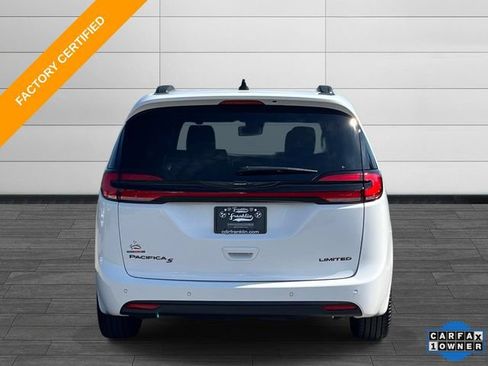 Certified 2025 Chrysler Pacifica Limited FWD image 5