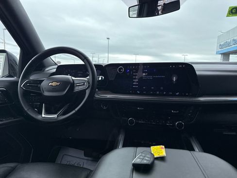 Used 2025 Chevrolet Tahoe LT image 15