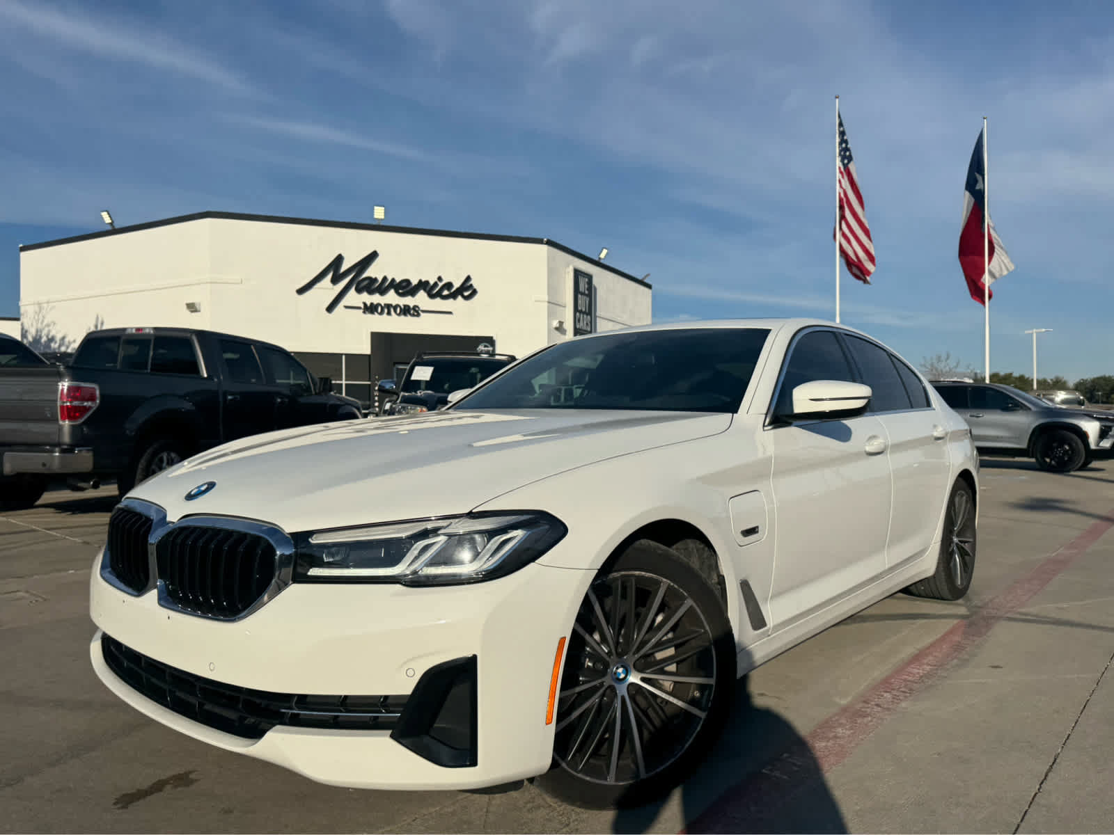 Used 2023 BMW 530e RWD image 1