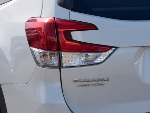 Used 2019 Subaru Forester Premium AWD/4WD image 17