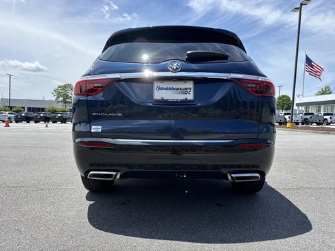 Used 2023 Buick Enclave Essence w/ Experience Buick Package FWD image 9