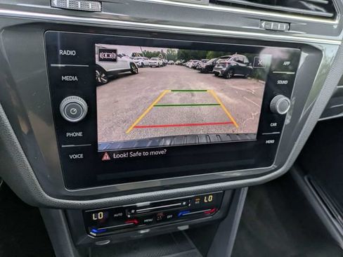 Certified 2023 Volkswagen Tiguan SE R-Line FWD image 24