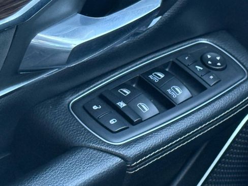 Used 2019 RAM 1500 Laramie image 35