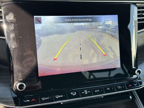 Used 2024 Jeep Wagoneer L Series II w/ Flexible Seating Group image 11