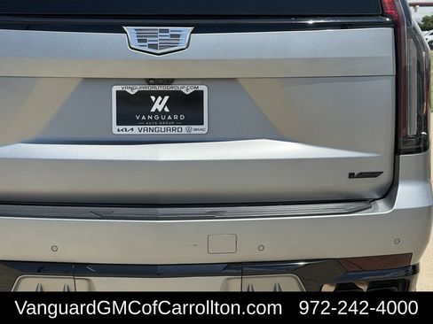 Used 2023 Cadillac Escalade V AWD/4WD image 8