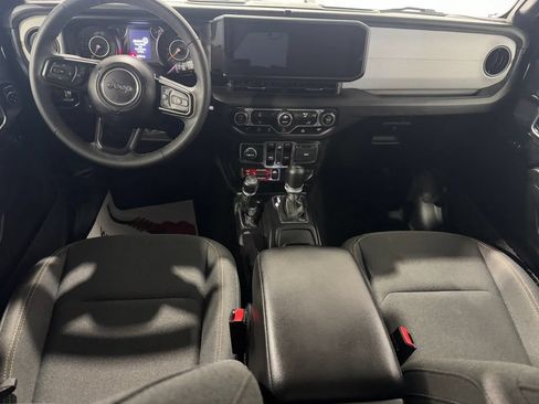 Used 2025 Jeep Wrangler Unlimited Sport AWD/4WD image 27