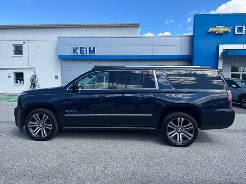 Used 2020 GMC Yukon XL Denali w/ Denali Premium Package image 5