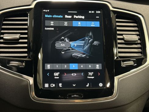 Certified 2024 Volvo XC90 T8 Plus AWD/4WD image 21