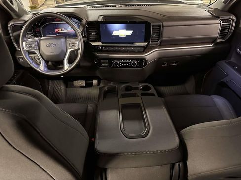 Used 2025 Chevrolet Silverado 1500 RST AWD/4WD image 17