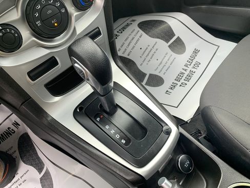 Used 2019 Ford Fiesta SE image 22