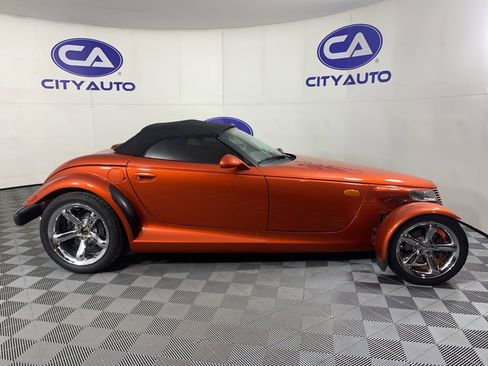 Used 2001 Chrysler Prowler image 2