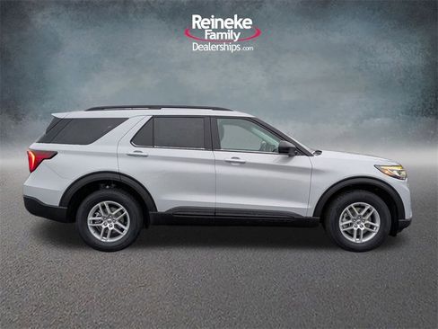 New 2026 Ford Explorer Active image 4