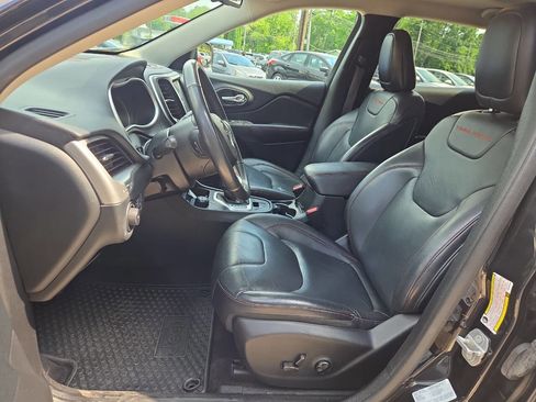 Used 2016 Jeep Cherokee Trailhawk w/ Leather Interior Group AWD/4WD image 13