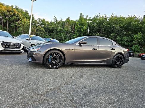 Used 2022 Maserati Ghibli Modena image 6