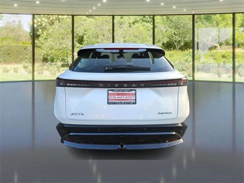 Used 2024 Nissan Ariya AWD image 6