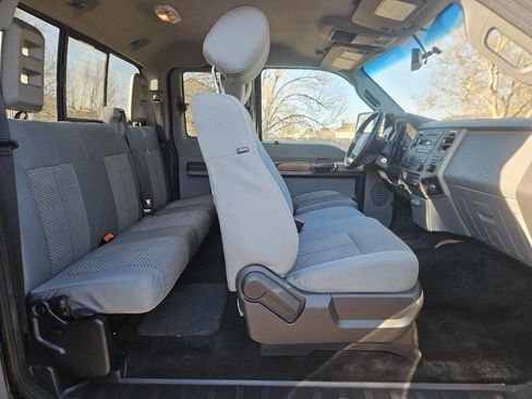 Used 2016 Ford F350 XLT w/ XLT Premium Package image 19