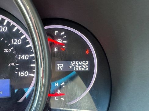 Used 2012 Nissan Murano LE AWD/4WD image 22