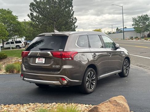 Used 2018 Mitsubishi Outlander GT AWD/4WD image 27