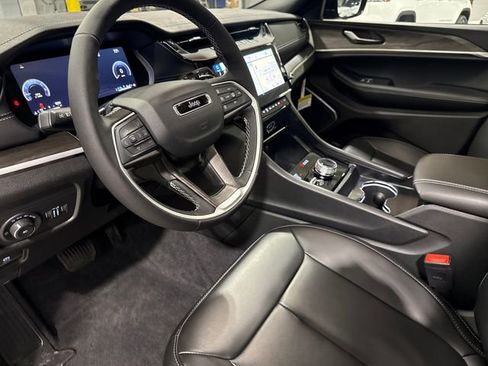 New 2026 Jeep Grand Cherokee L Limited w/ Limited Altitude Package AWD/4WD image 20