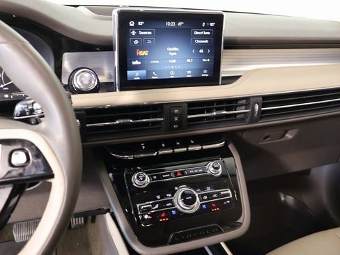 Used 2022 Lincoln Corsair AWD w/ Equipment Group 101A image 5