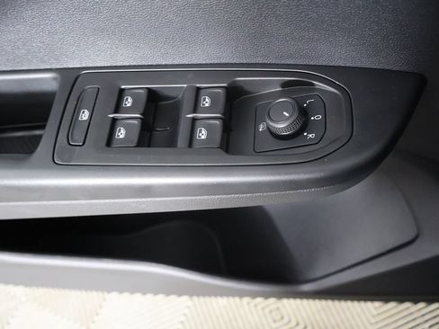 Used 2022 Volkswagen Taos SE FWD image 34