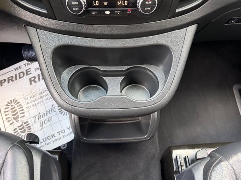 Used 2016 Mercedes-Benz Metris Passenger image 38