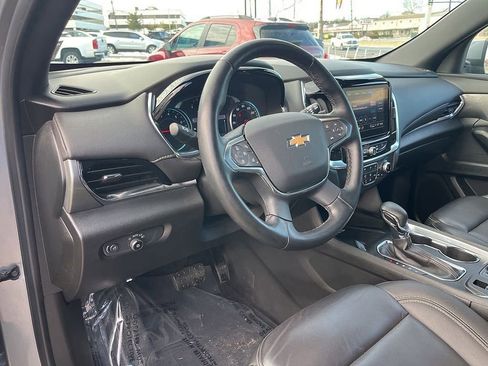 Used 2023 Chevrolet Traverse LT image 29