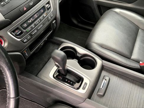 Used 2019 Honda Ridgeline RTL image 17