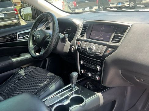 Used 2018 Nissan Pathfinder SV FWD image 13