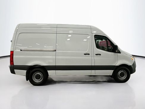 Used 2025 Mercedes-Benz Sprinter 2500 image 9