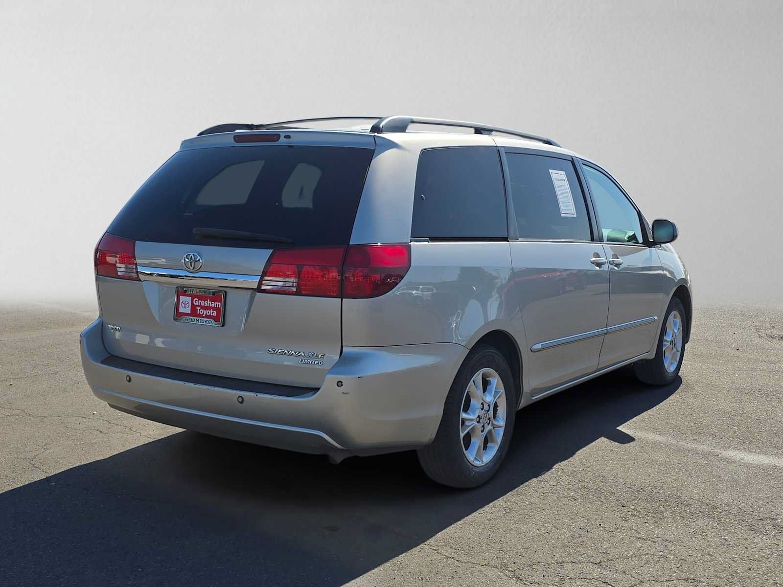 Used 2005 Toyota Sienna XLE Limited w/ XLE Limited Pkg 1 FWD image 3