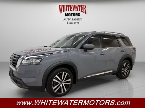 Used 2024 Nissan Pathfinder Platinum w/ Cargo Package image 1