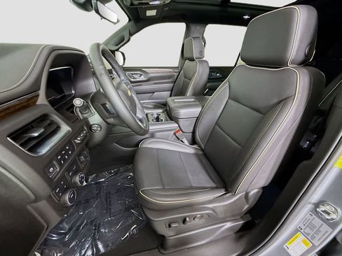 Used 2024 Chevrolet Tahoe Premier w/ Premium Package AWD/4WD image 21
