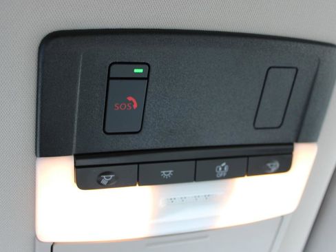 Used 2025 Nissan Pathfinder SL AWD/4WD image 37