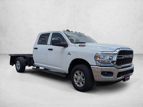 New 2024 RAM 3500 Tradesman w/ Chrome Appearance Group image 3